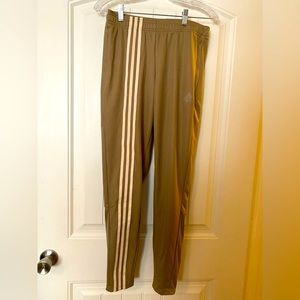 Women- NEW ADIDAS Chalky brown pants, Size( S)